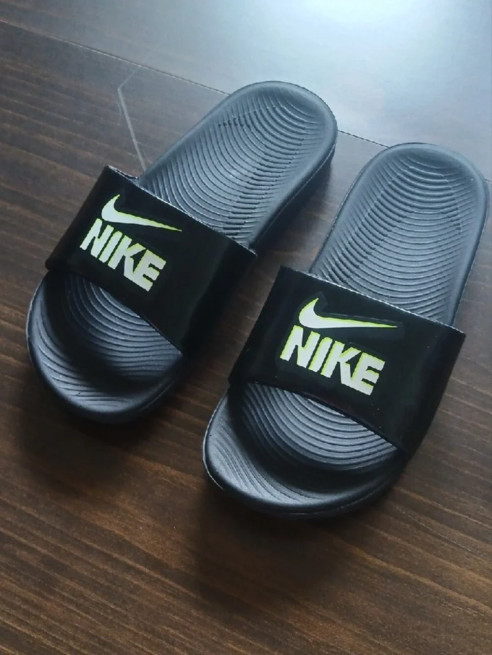 Nike classic slide
